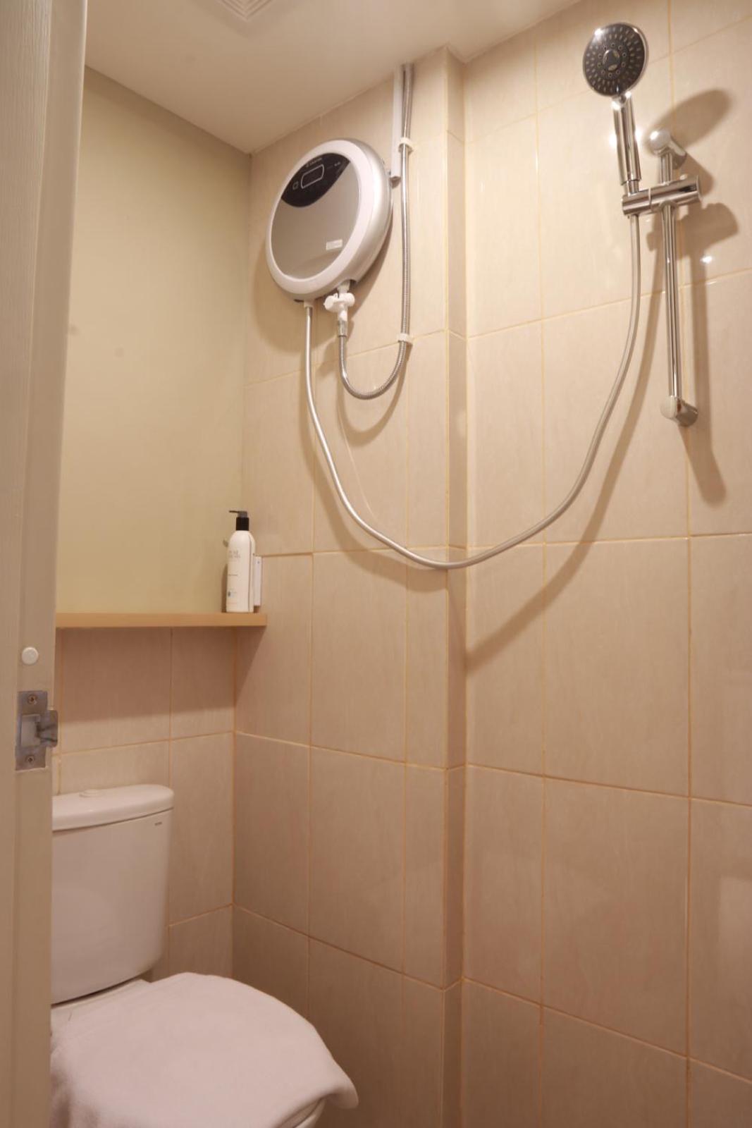 Hotel Osaka Pik2 Tangerang Exteriör bild