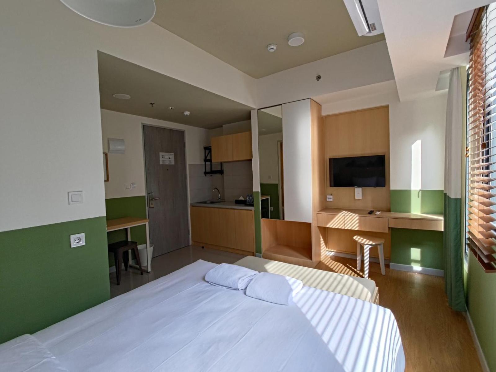 Hotel Osaka Pik2 Tangerang Exteriör bild