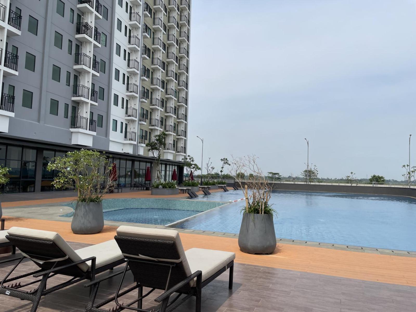 Hotel Osaka Pik2 Tangerang Exteriör bild