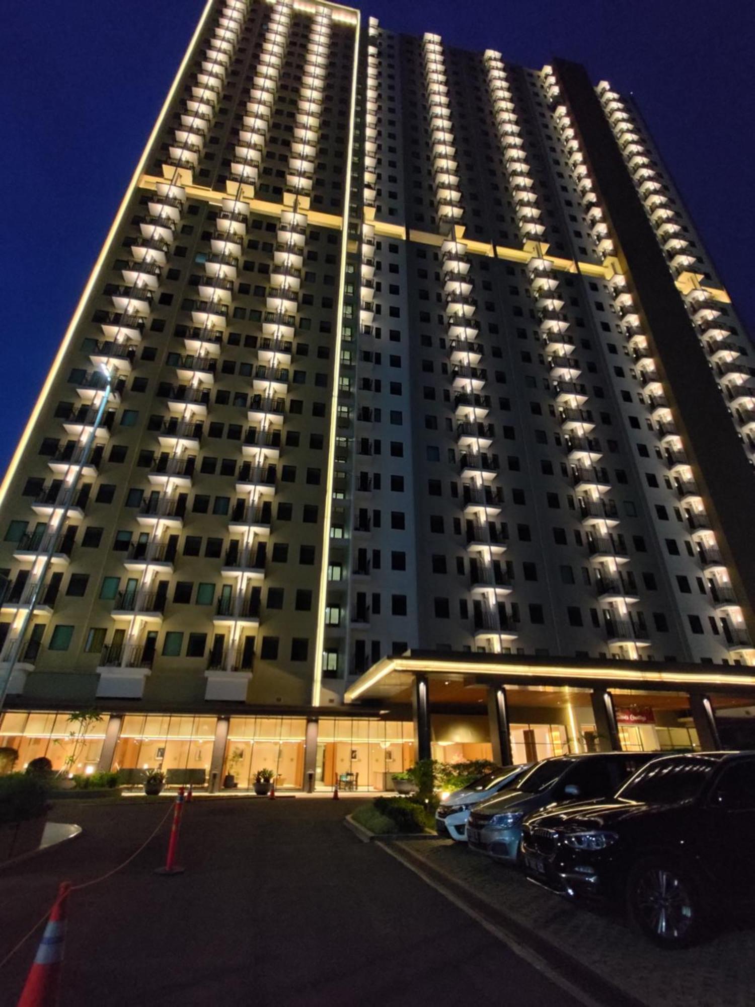 Hotel Osaka Pik2 Tangerang Exteriör bild