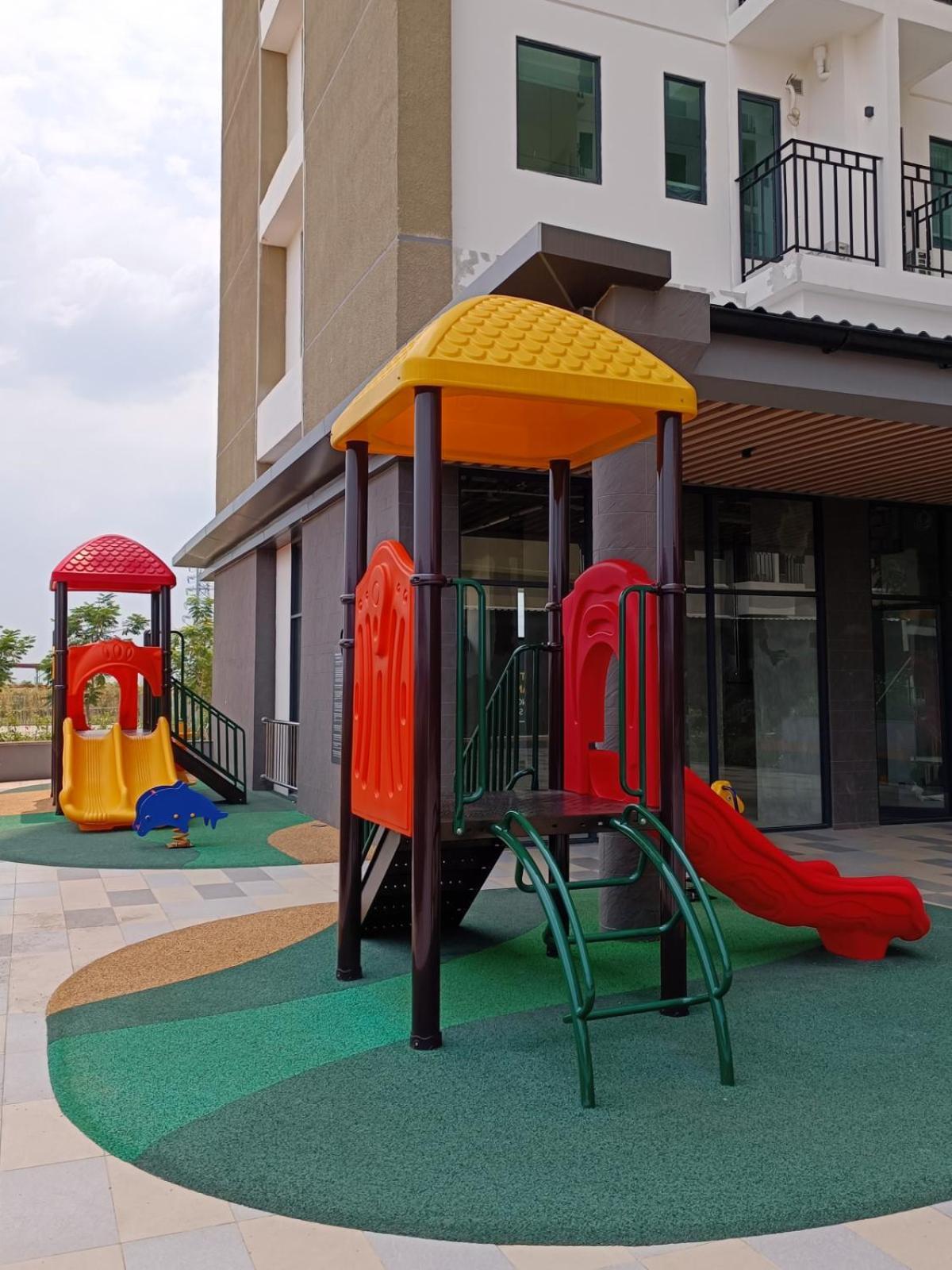 Hotel Osaka Pik2 Tangerang Exteriör bild